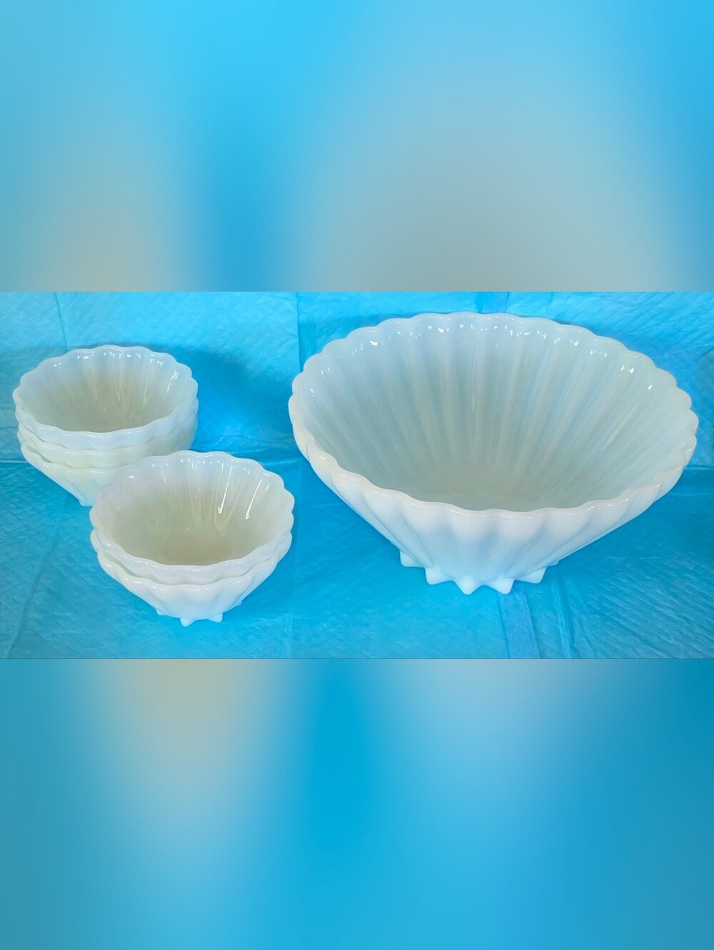 Anchor Hocking / Fire King Rachel or (Shell) Berry / Chip & Dip Set - 1950's